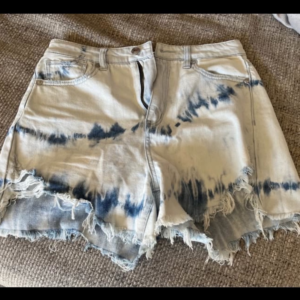 American Eagle Tie-Dye Distressed Denim Shorts
